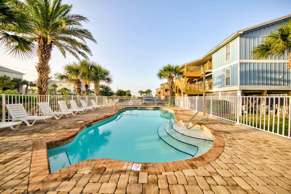 Sea Horse 112 by Vacation Homes Collection Apartment in West Beach