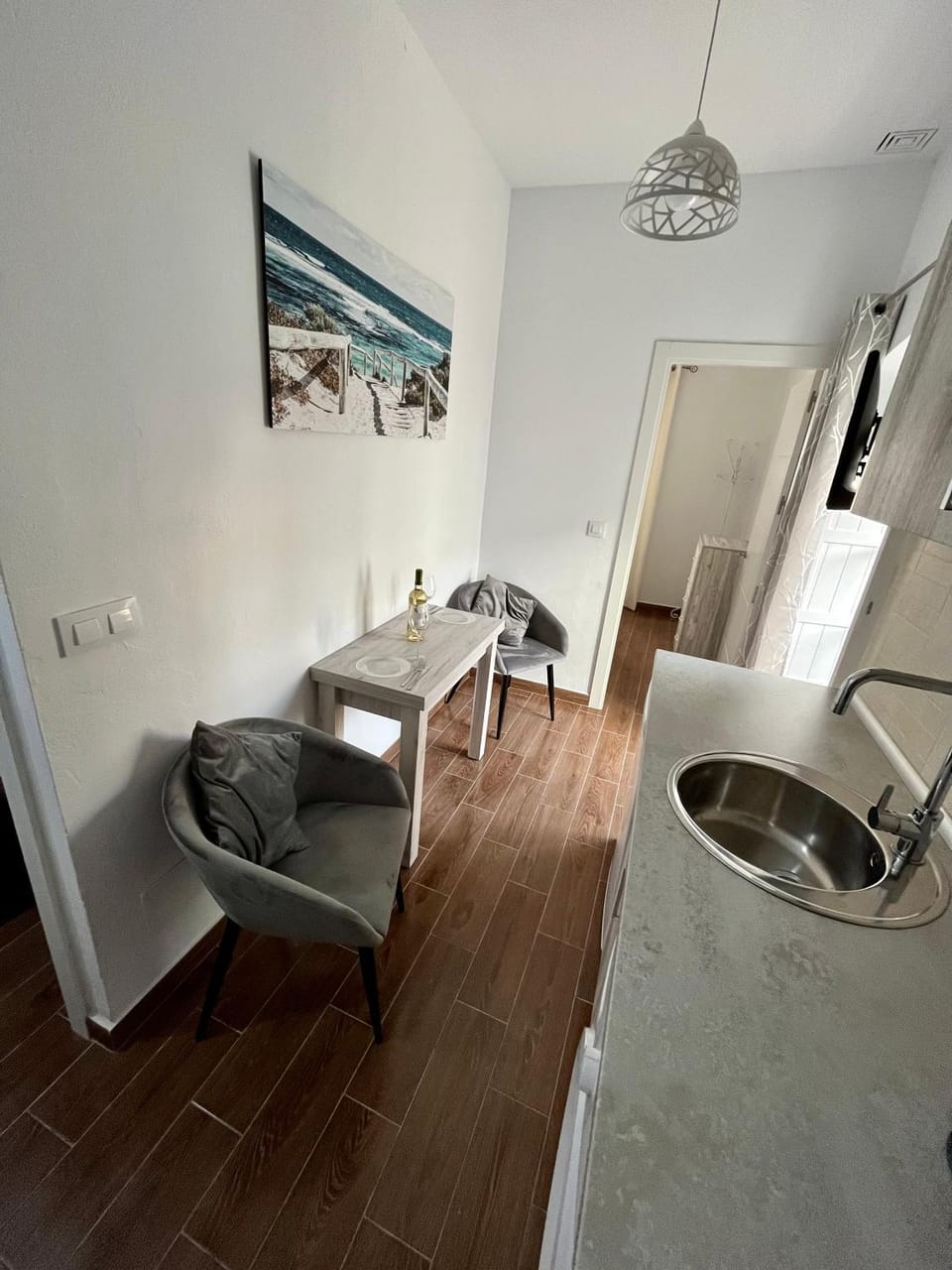 Seating area, Dining area