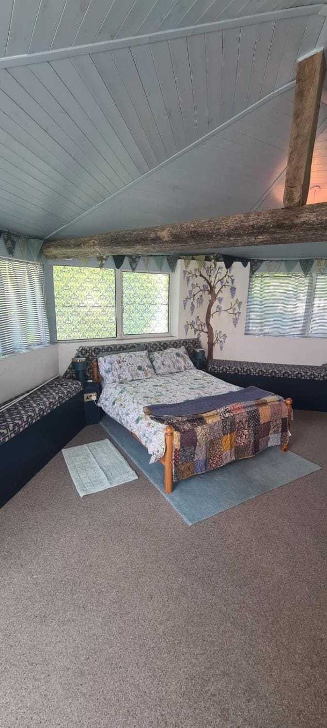 Oak tree lane glamping House in Ireland