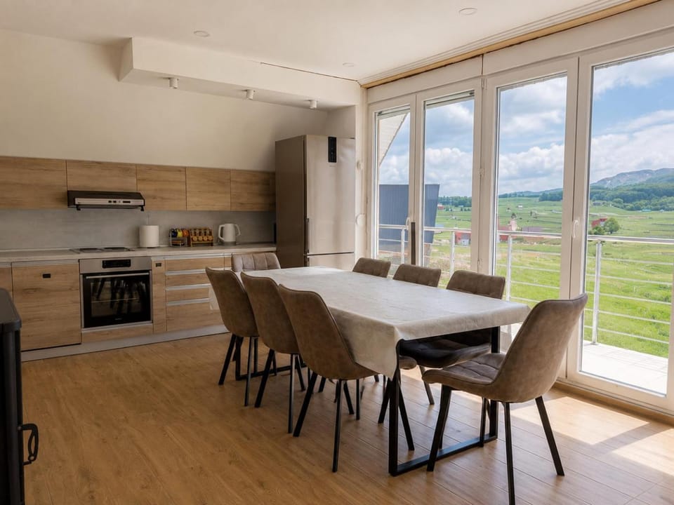 Living room, Communal kitchen