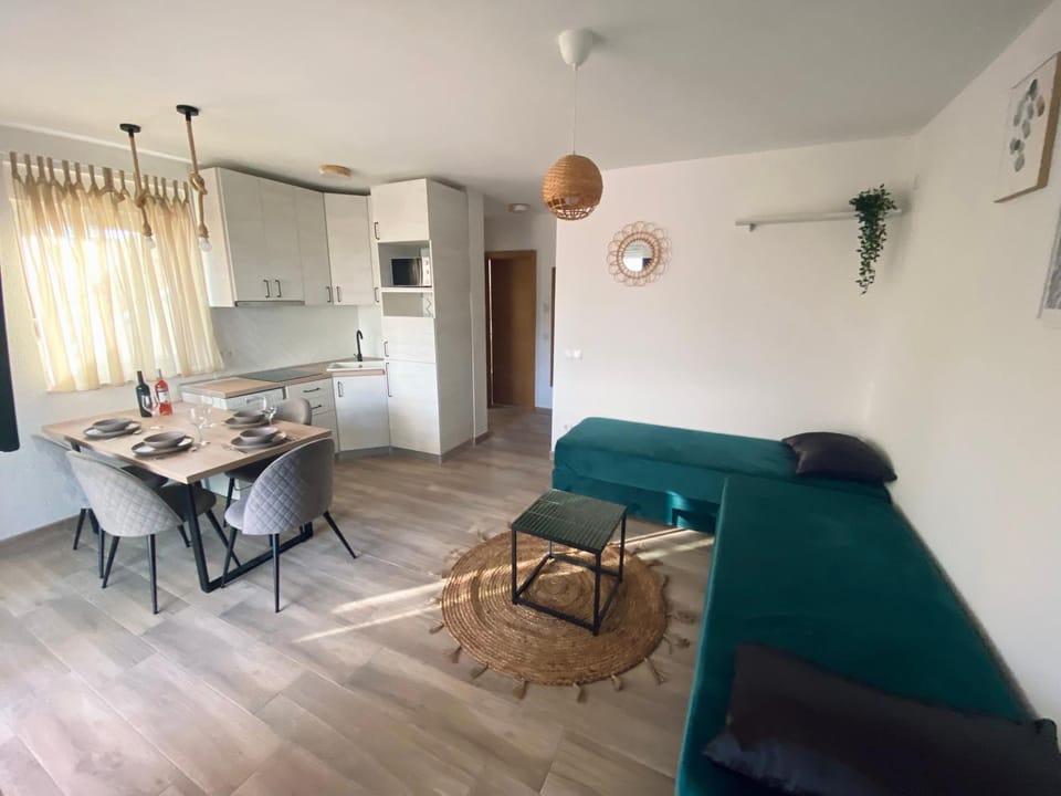 Kitchen or kitchenette, Living room, Dining area
