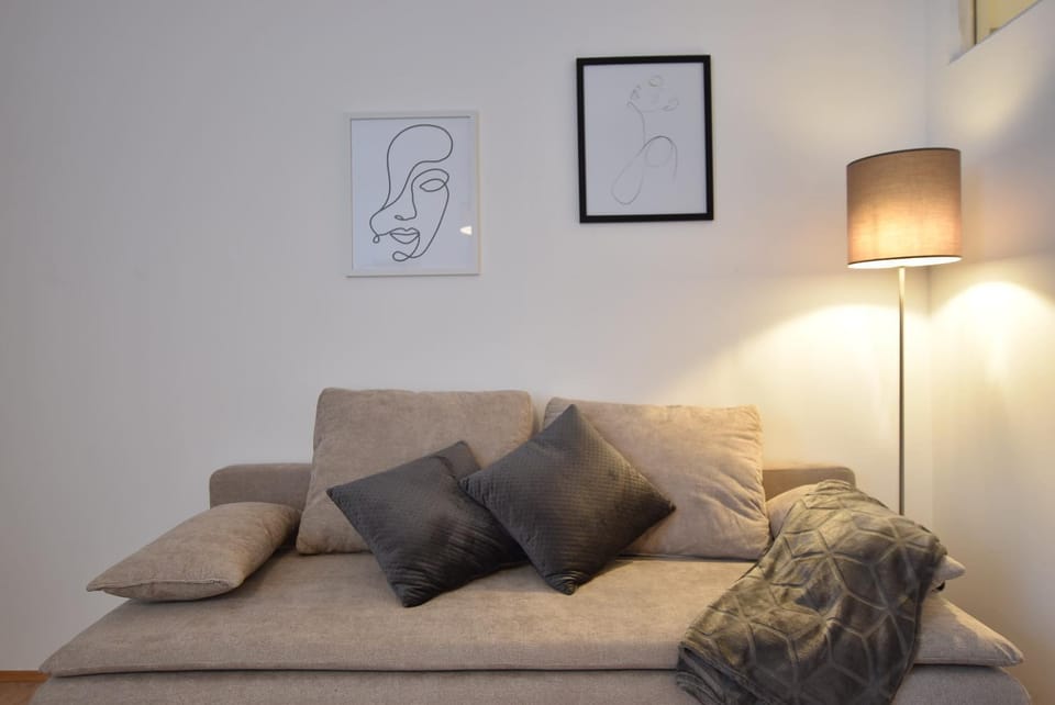 Living room, Decorative detail, Seating area