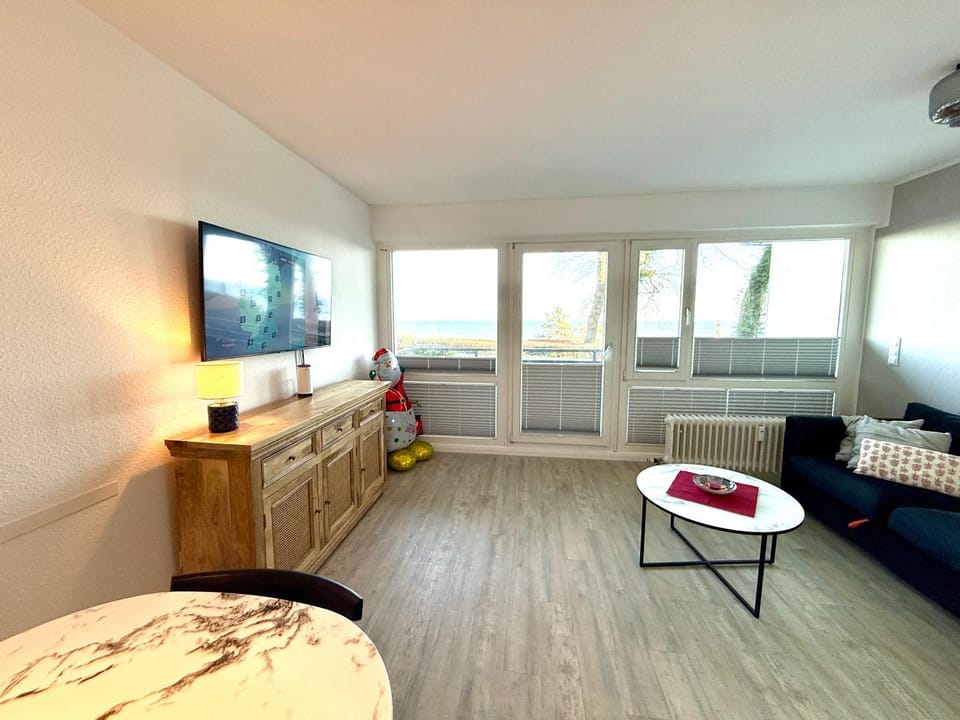 TV and multimedia, Living room, Sea view