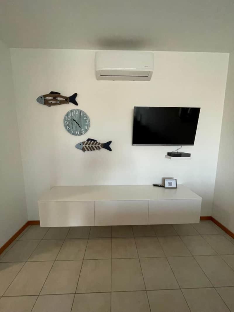 TV and multimedia, air conditioner