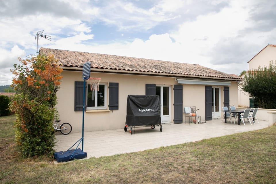 Plain pied climatisé piscine idéalement situé House in Nouvelle-Aquitaine