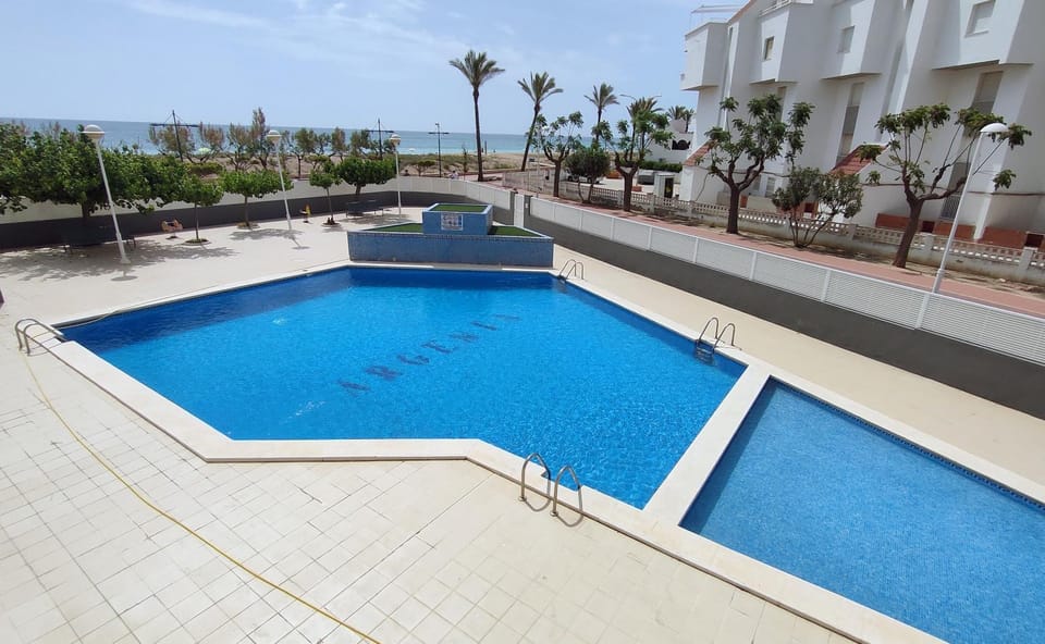 Swimming pool, Swimming pool