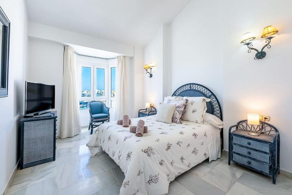 Guests, Sea view, Location, Family