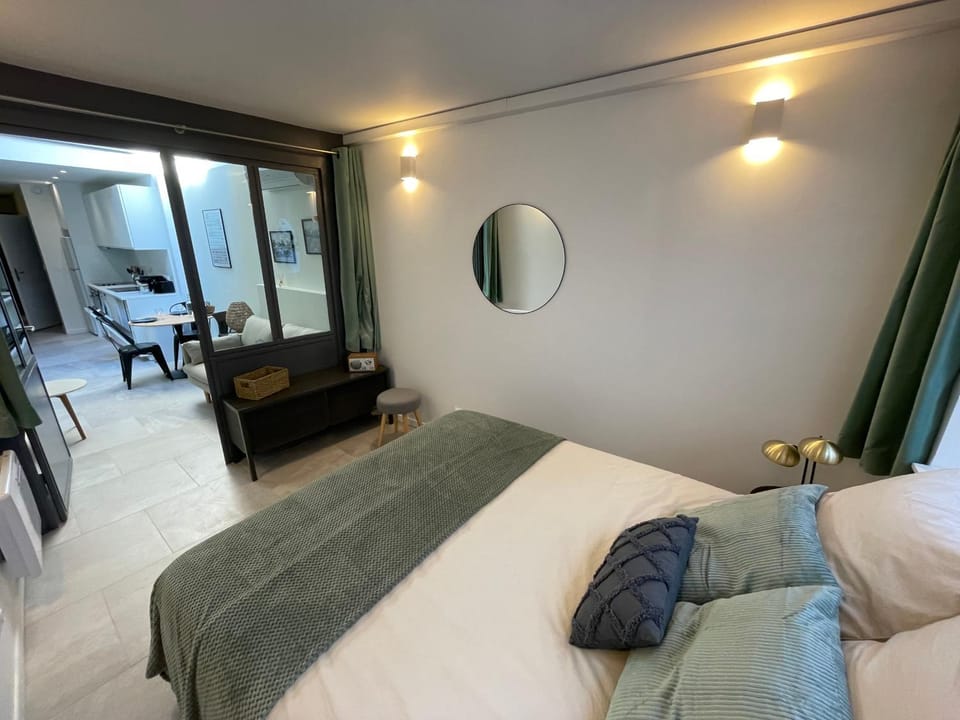 Bed, Bedroom