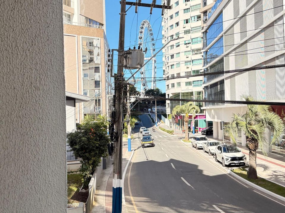 MA01- Kitnet com Ar | Vista Big Wheel | Garagem Apartment in Balneário Camboriú