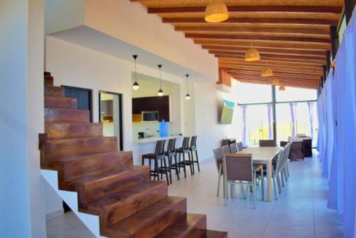 Lounge or bar, Dining area