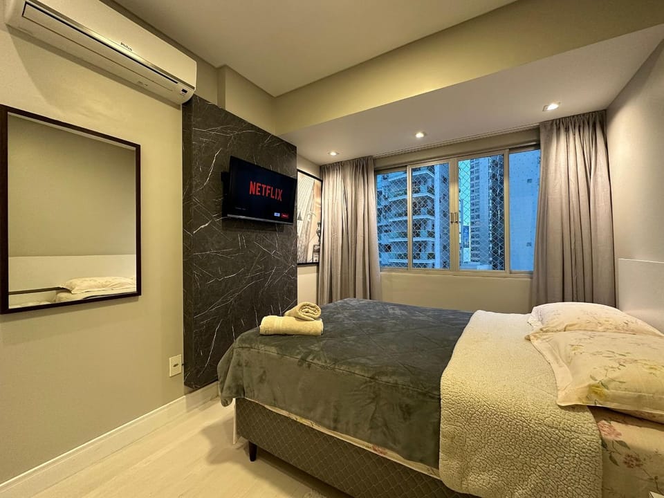 Bed, TV and multimedia, Bedroom, towels, air conditioner
