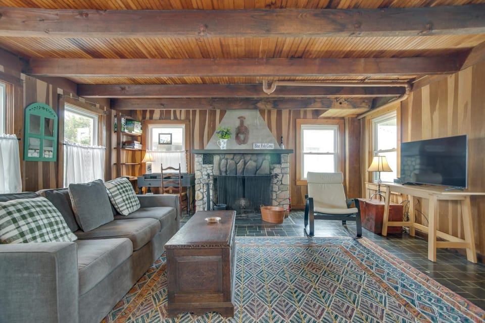 Historic Cottage w/ Beautiful Oceanfront View House in Ocean Bluff Brant Rock