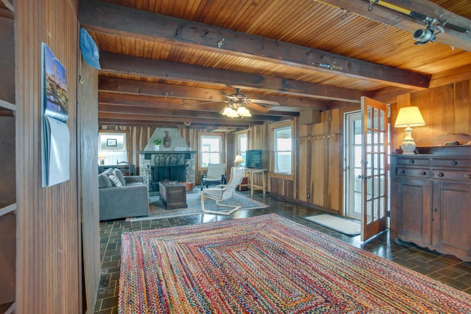 Historic Cottage w/ Beautiful Oceanfront View House in Ocean Bluff Brant Rock