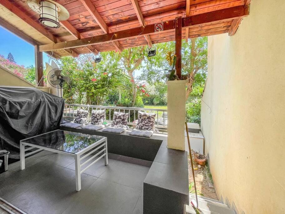 Garden Apartment 1 Min From The Beach Apartment in Herzliya