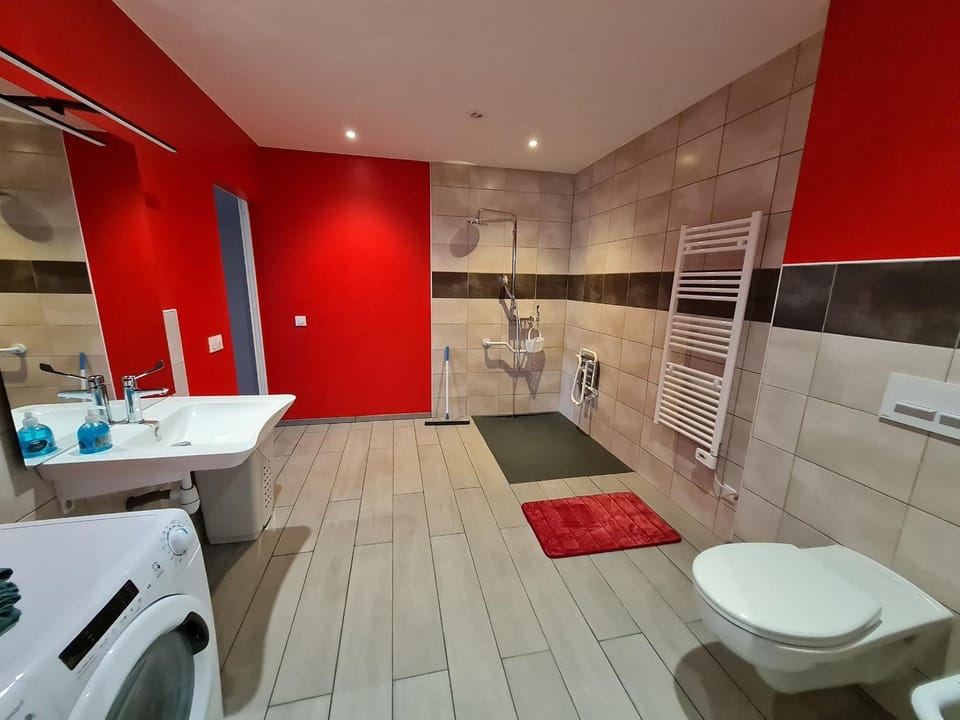Gîte de Plain-Pied avec Confort Moderne, Nature et Loisirs à Proximité - FR-1-584-184 House in Grand Est