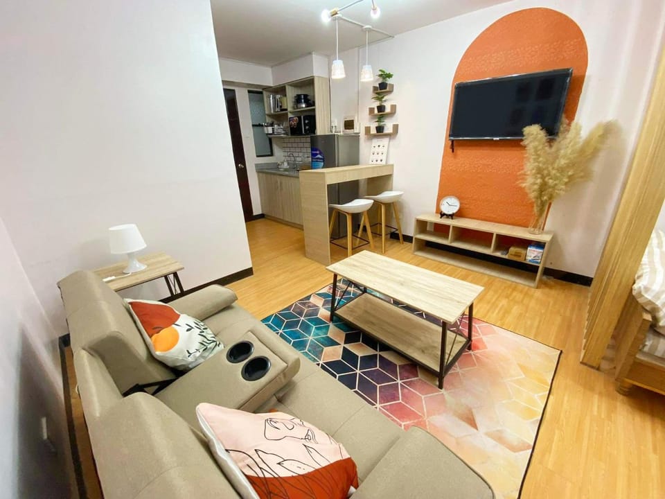 TV and multimedia, Kitchen or kitchenette, Living room, Seating area, Dining area