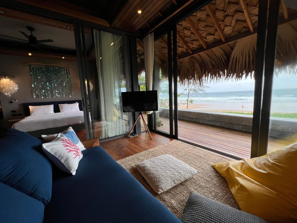 Communal lounge/ TV room, Natural landscape, TV and multimedia, Balcony/Terrace, Living room