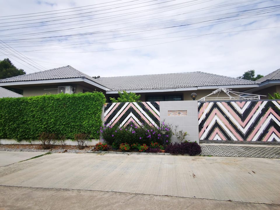 Shirley's Villa 19 私家泳池独栋别墅 Villa in Hua Hin District