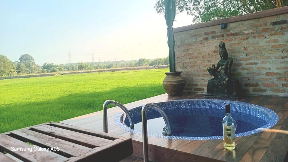 Airport Villa Kamatha -Foreign booking only Bed and Breakfast in Western Province