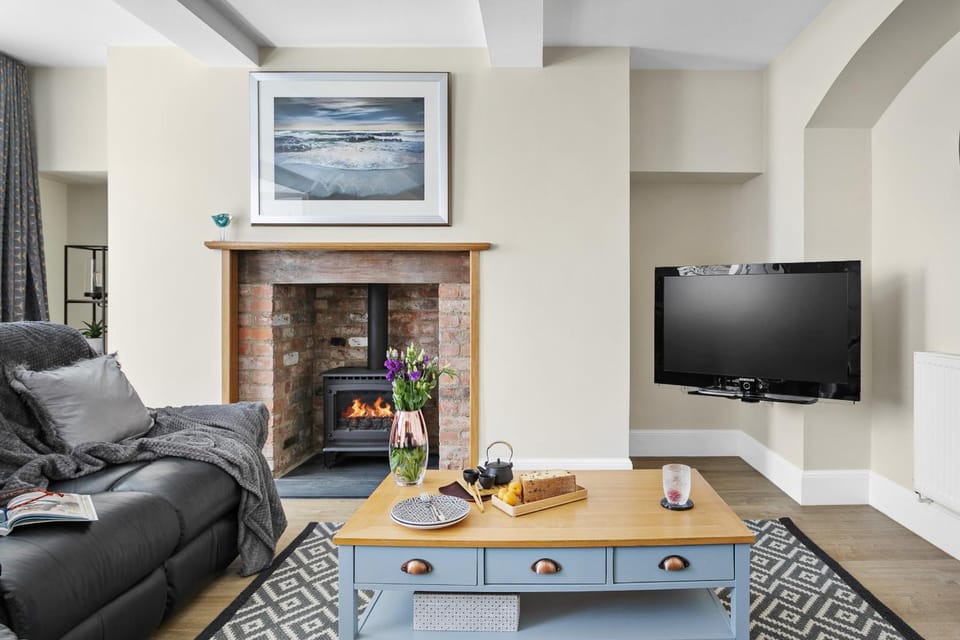 Communal lounge/ TV room, Living room