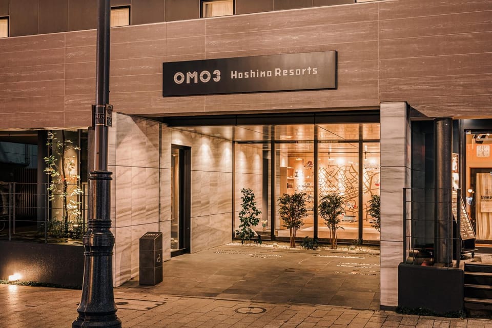 Facade/entrance, Night