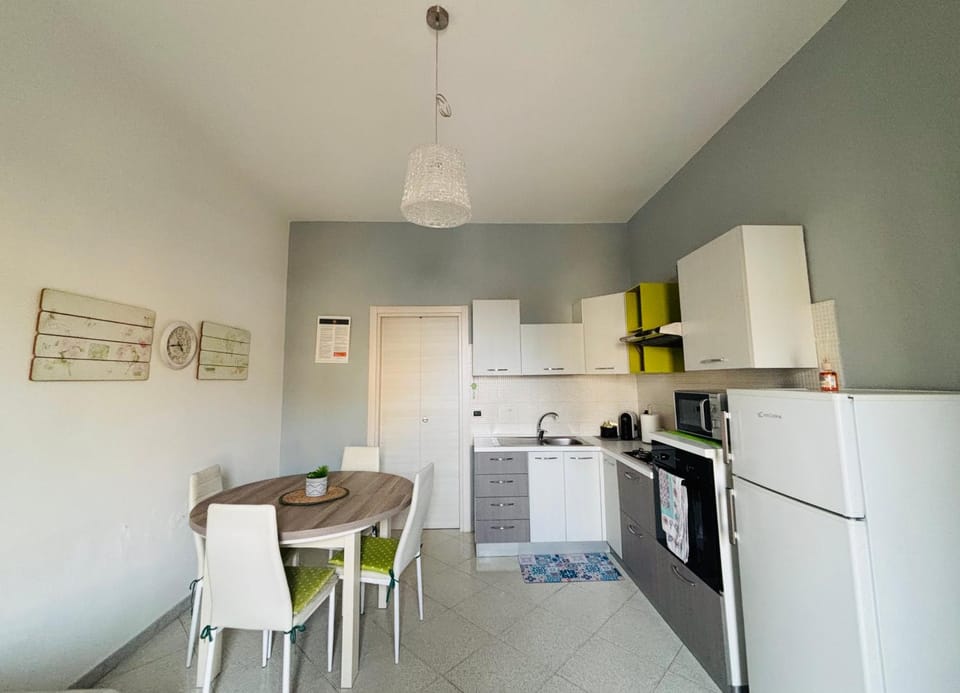La casa di Alice è un bilocale luminoso e felice Apartment in Porto Empedocle