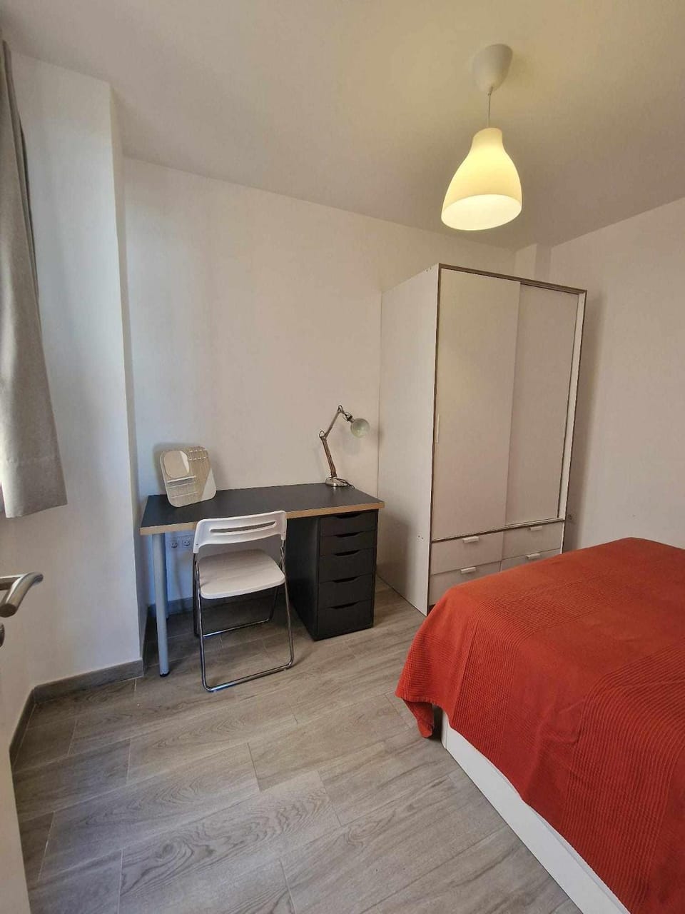 Bed, Photo of the whole room