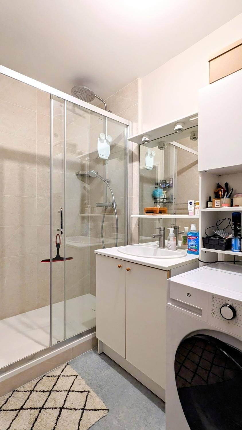 Shower, Bathroom, washing machine