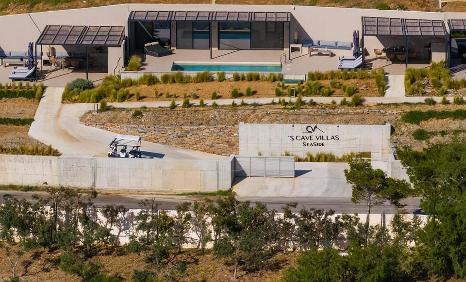 Property building, BBQ facilities, Dining area, Sea view, Sea view, Swimming pool, Sunset