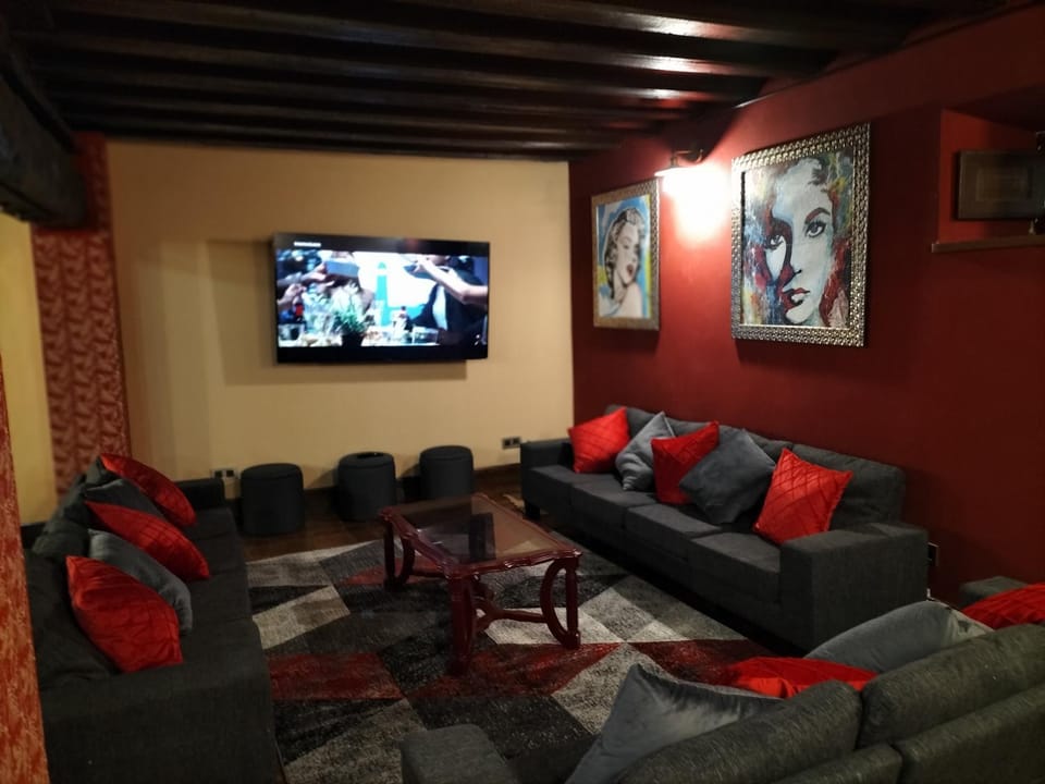 Communal lounge/ TV room