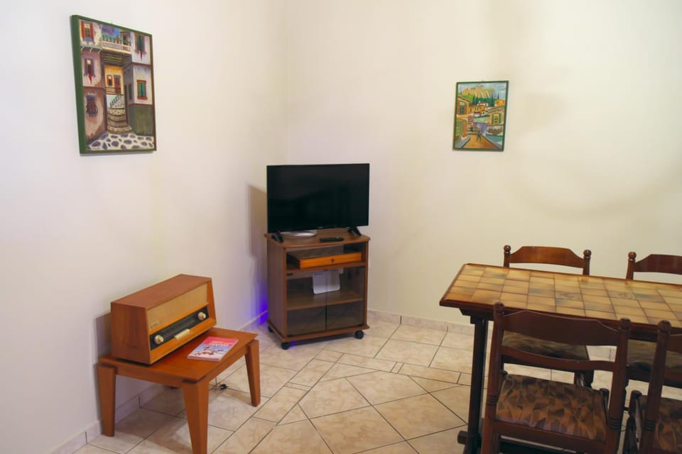 TV and multimedia, Dining area