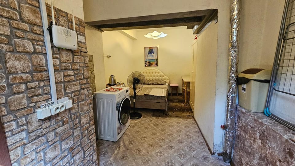 Bed, Living room, Bedroom