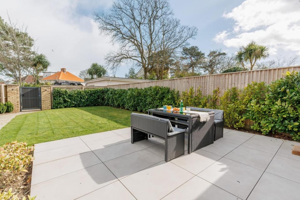 The Laurels by Grandeur Property House in Poole
