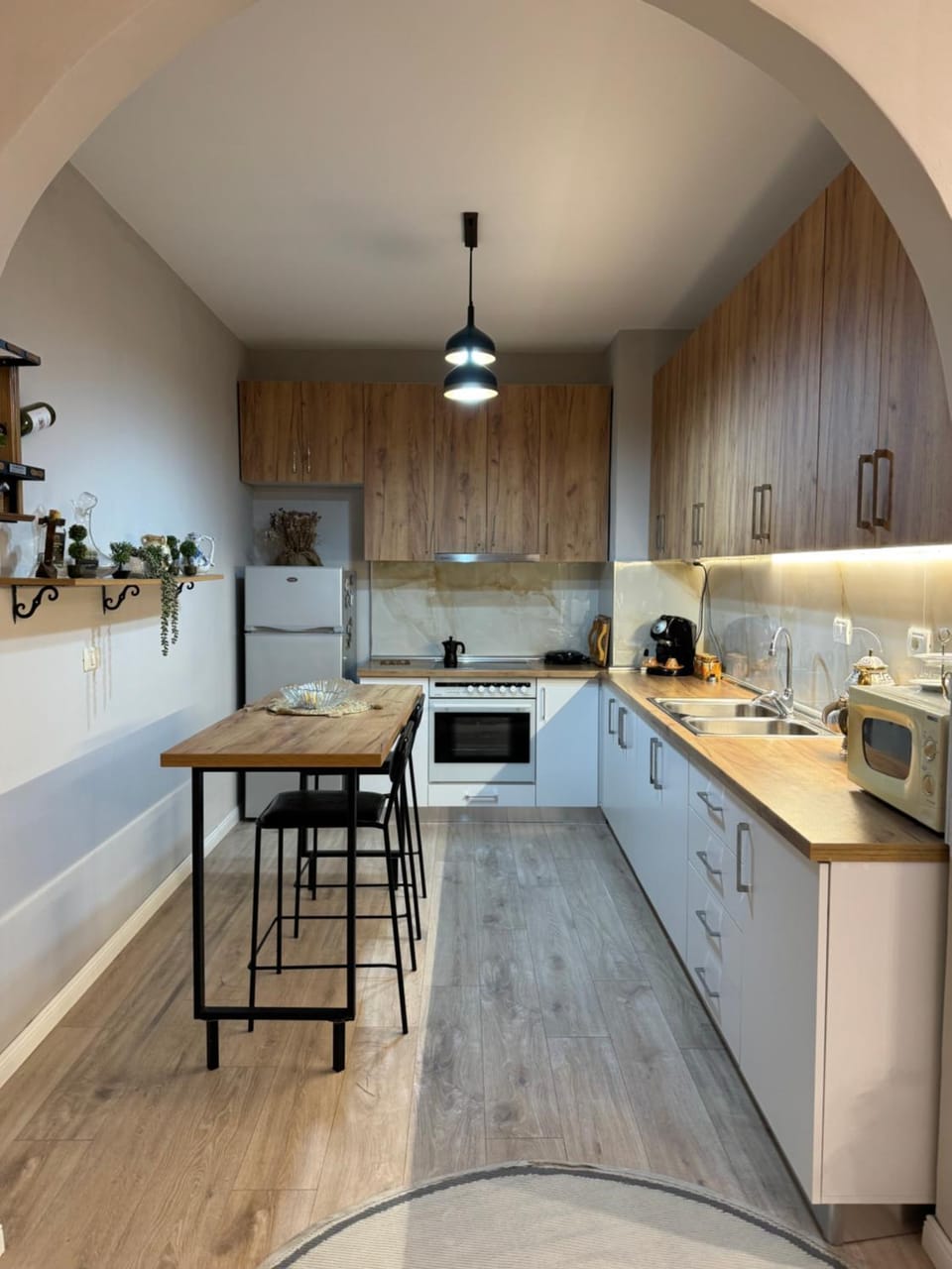 Kitchen or kitchenette, Dining area, minibar, toaster