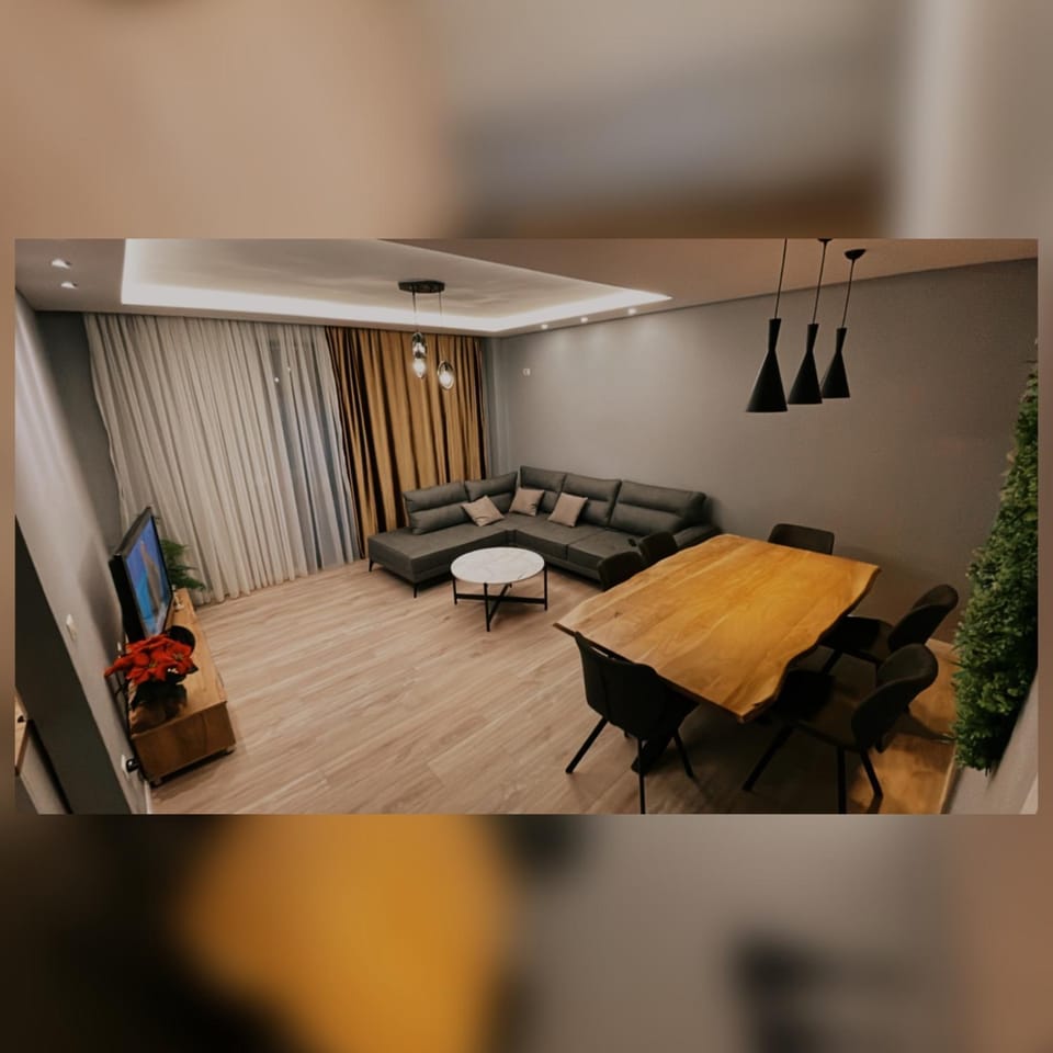 Living room, Photo of the whole room, Seating area, Dining area