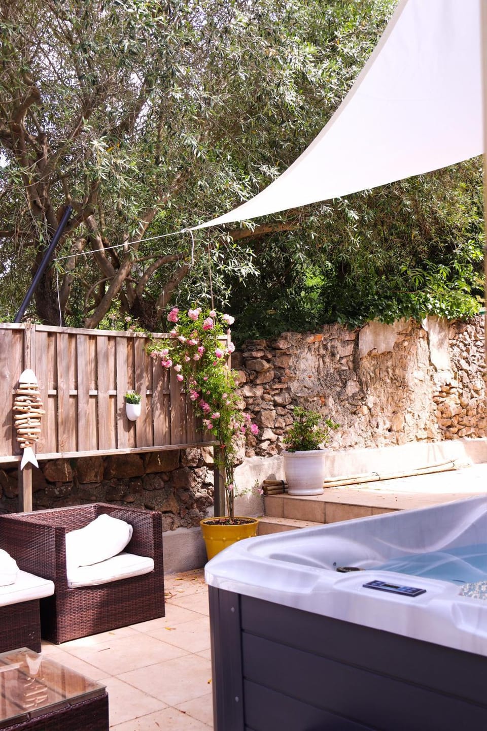 Patio, Natural landscape, Hot Tub, Balcony/Terrace