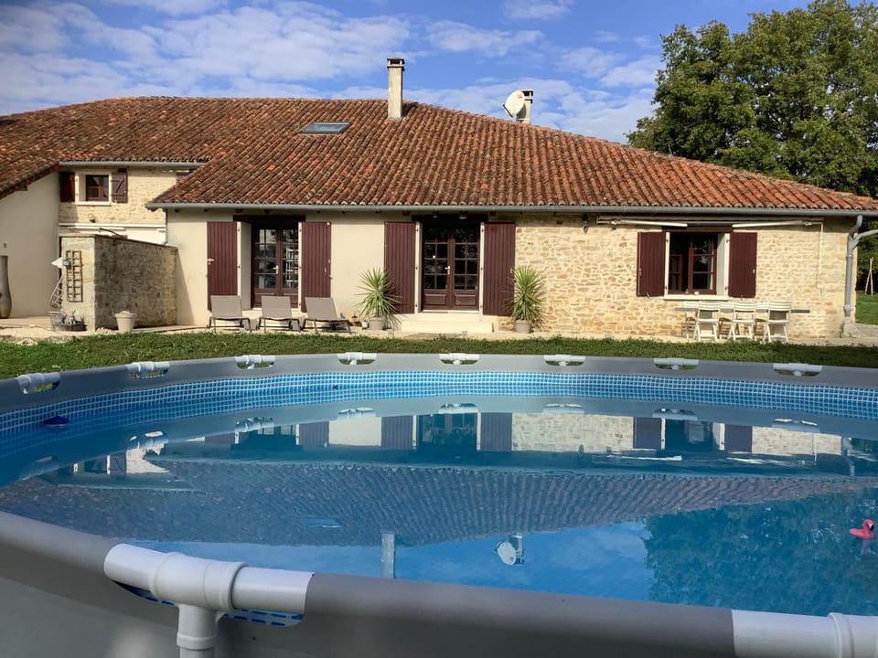 Gîte vallée magique Panissaud House in Nouvelle-Aquitaine
