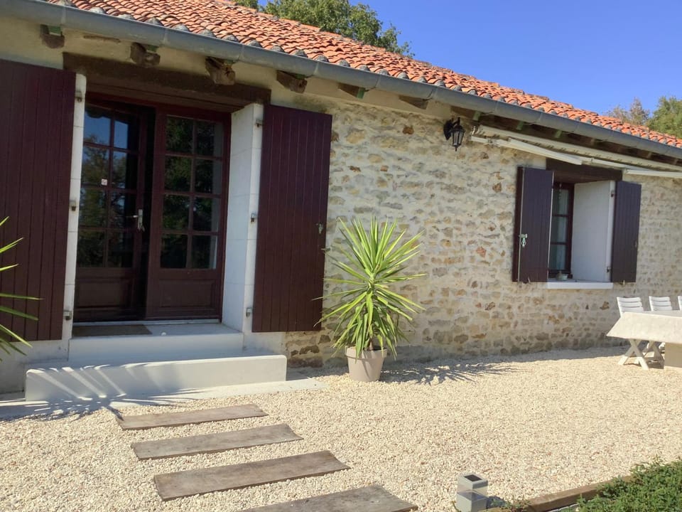 Gîte vallée magique Panissaud House in Nouvelle-Aquitaine