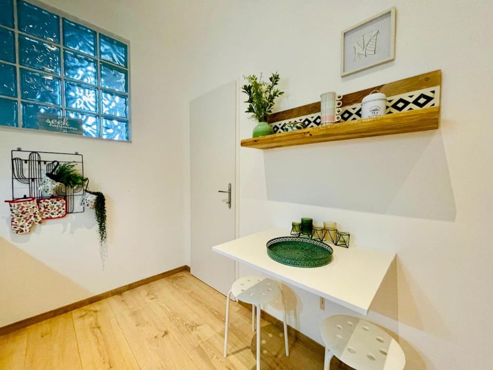 Colorful & Quiet Apartment in Beautiful Viennese Building Apartment in Vienna
