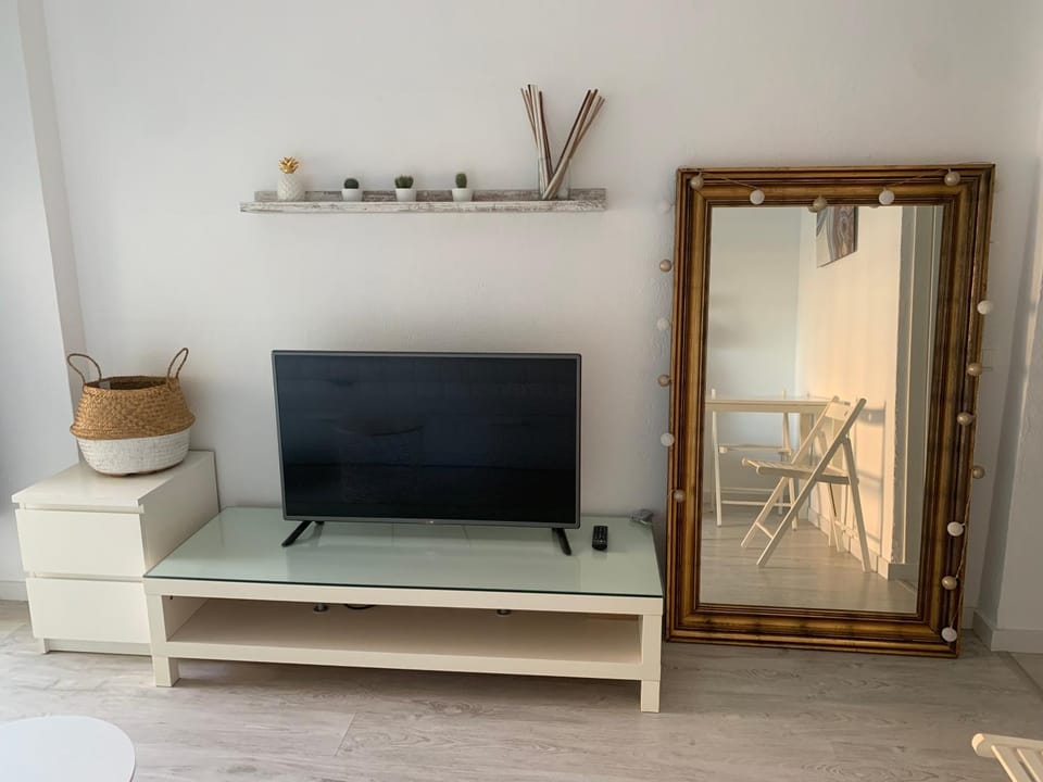 TV and multimedia, hair dresser
