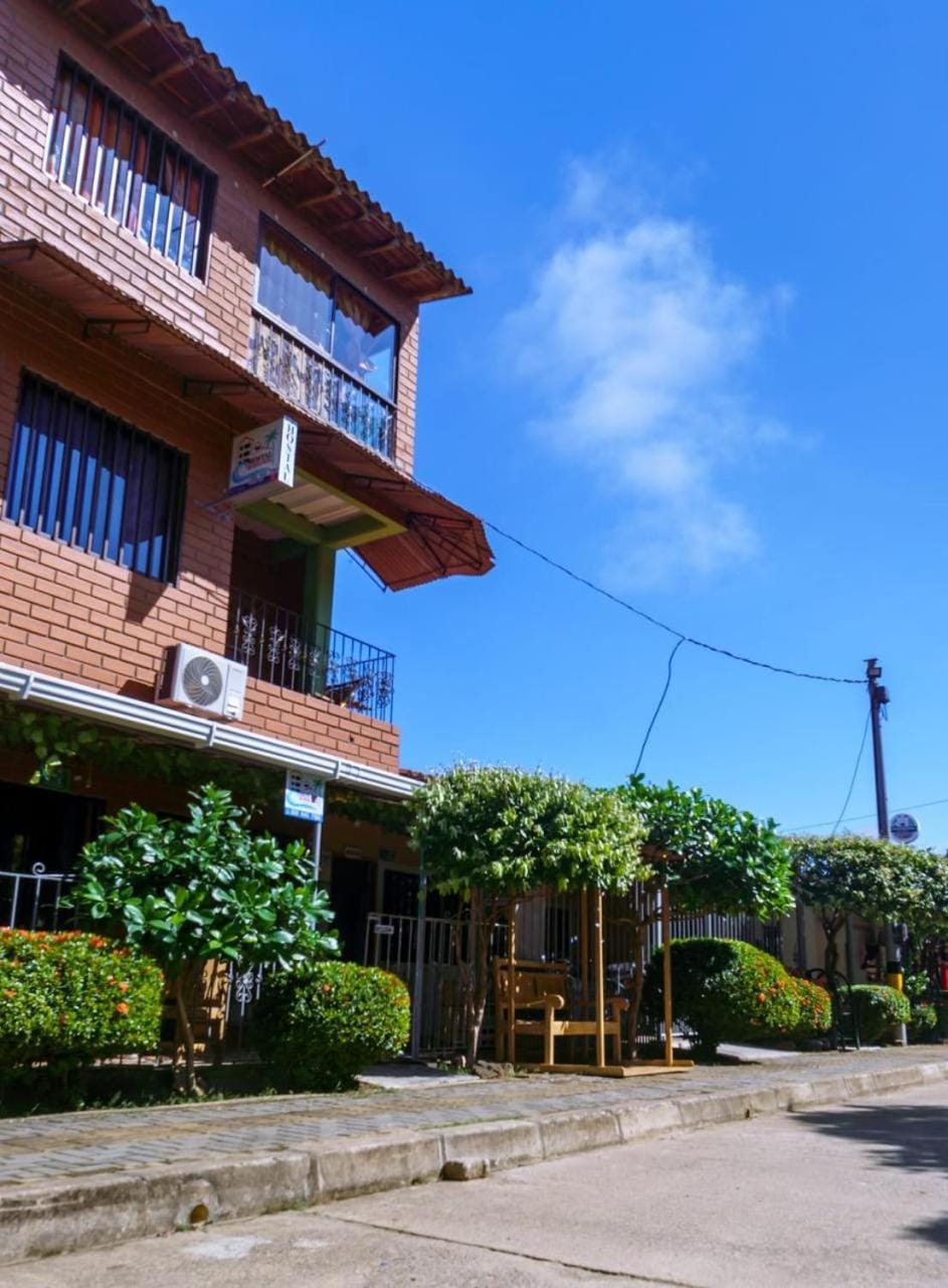Mi pueblo natal Aptos y habitaciones Bed and Breakfast in Choco, Colombia