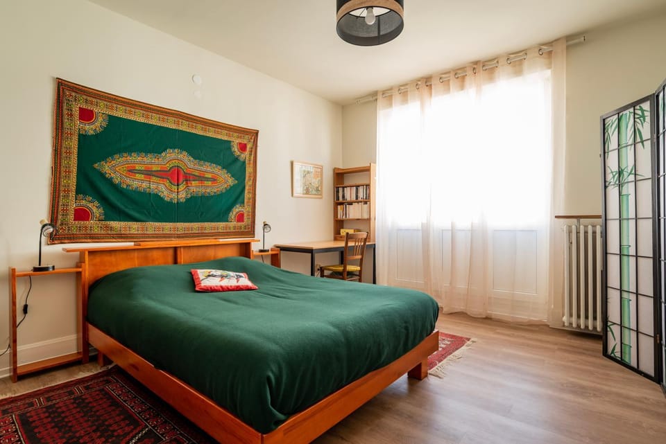 Bed, Photo of the whole room, Bedroom