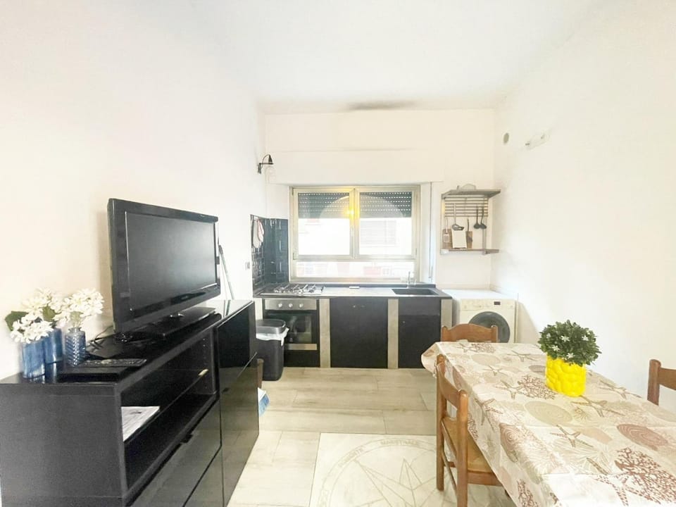 TV and multimedia, Kitchen or kitchenette, Dining area