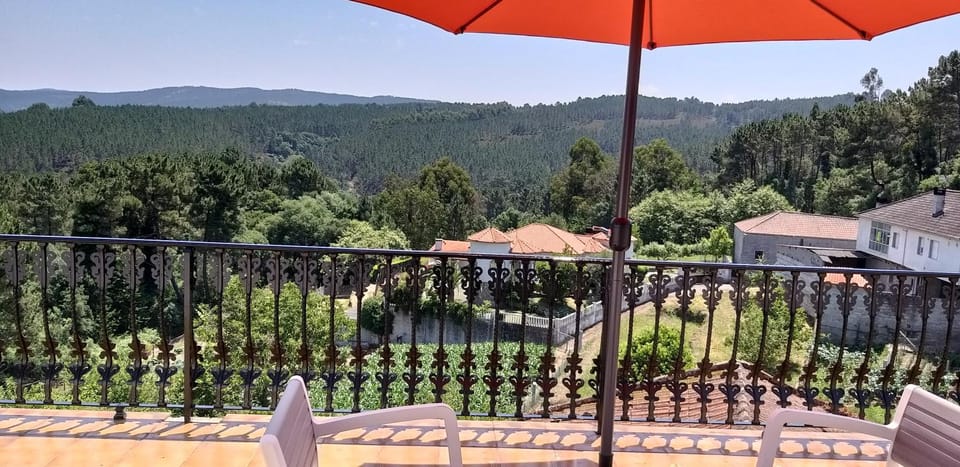 Balcony/Terrace, Mountain view