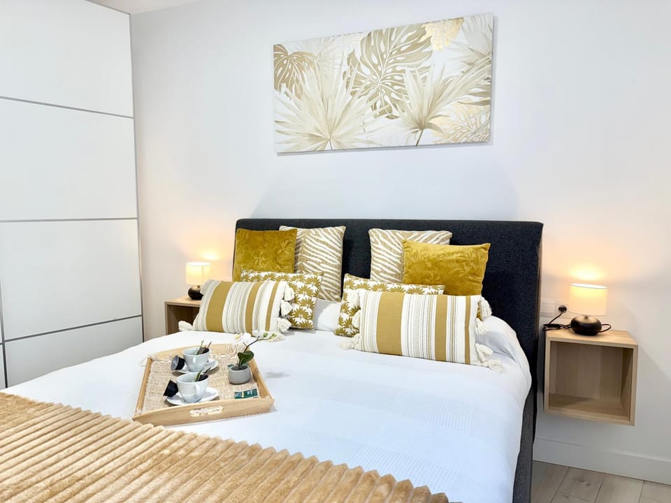 Bed, Bedroom