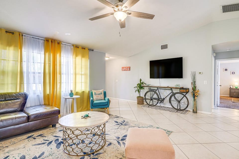 Screened Porch & Heated Pool: Cape Coral Home House in Cape Coral