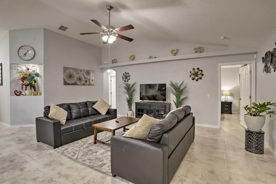 Heated Pool & Spa, 4 Mi to Beach: Seminole Home House in Largo