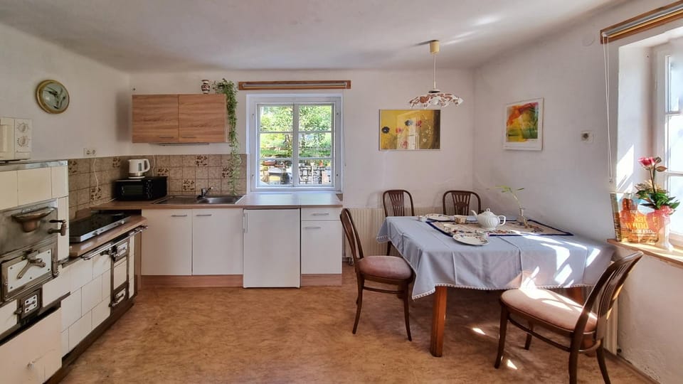 Kitchen or kitchenette, Living room, Decorative detail, Dining area, kitchen