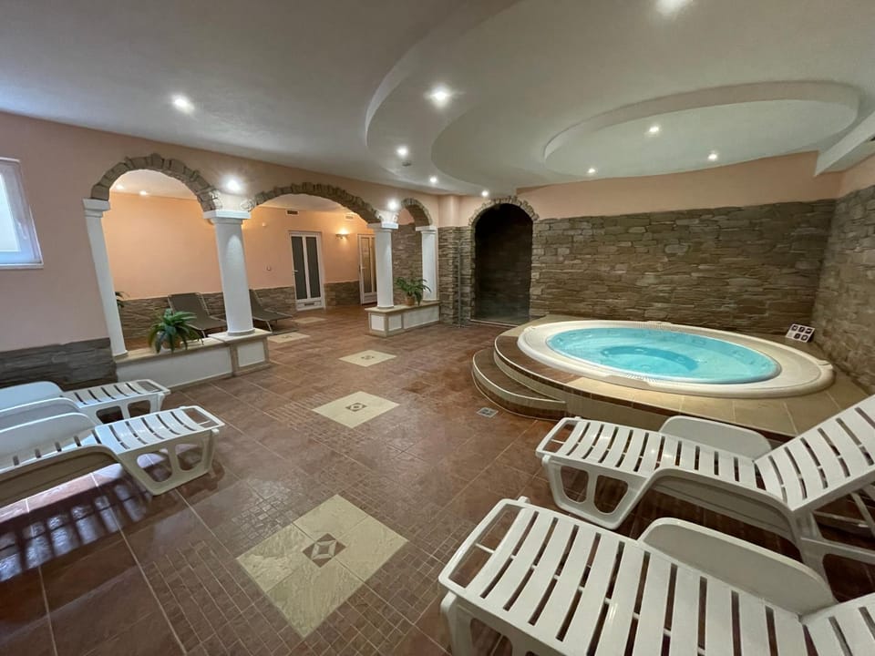 Activities, Hot Tub, Spa and wellness centre/facilities