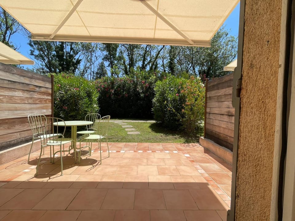 Appartement 11 en duplex - LES SUITES DE ROBINSON - Résidence avec piscine en bord de Siagne, à Mandelieu-La-Napoule Apartment in Mandelieu-La Napoule